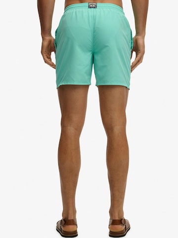 Superdry & Co Rövid fürdőnadrágok 'ESSENTIAL' - zöld