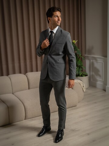 TEESHOPPEN Regular Trousers ' Performance ' in Grey: side