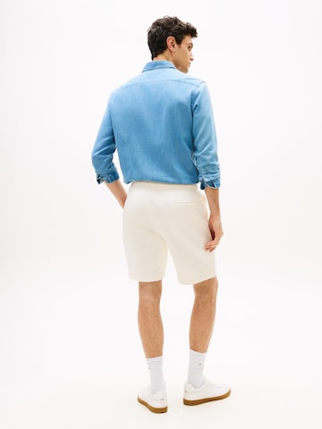 TOMMY HILFIGER regular Παντελόνι 'ESSENTIAL' σε λευκό