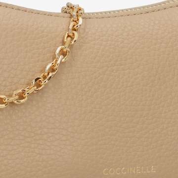 Coccinelle Umhängetasche in Beige