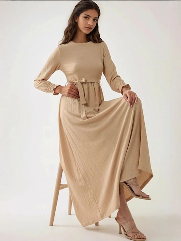 Abito di Hiccup in beige