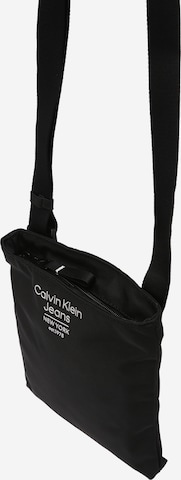 Calvin Klein Jeans - Mala de ombro em preto