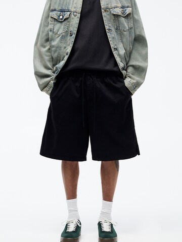 Pull&Bear Loosefit Shorts in Schwarz: Vorderseite