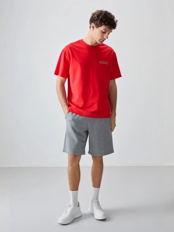 Tommy Life T-Shirts in Rot