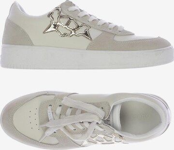 GUESS Sneakers & Trainers in 41 in White: front