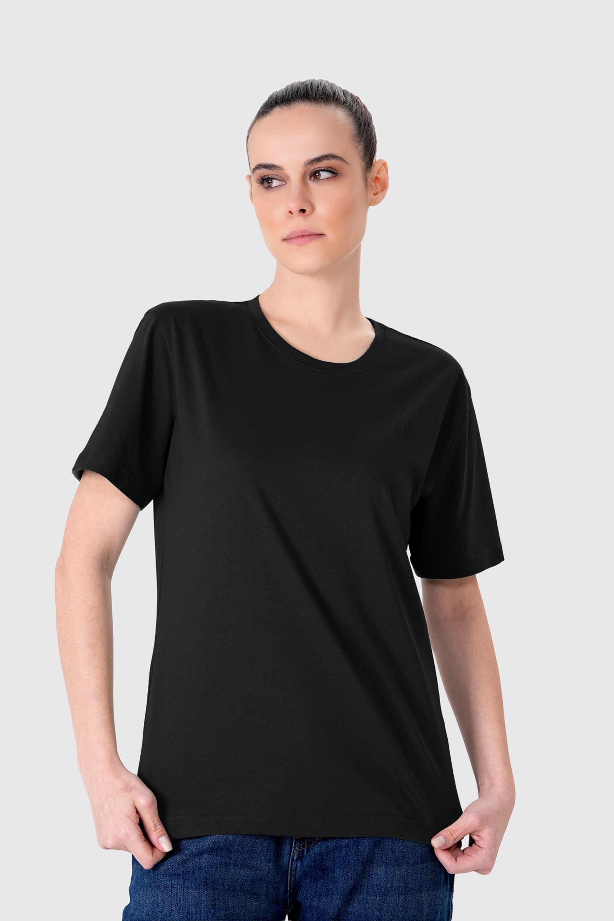 UNIQVIBE T-Shirt in Schwarz: Vorderseite
