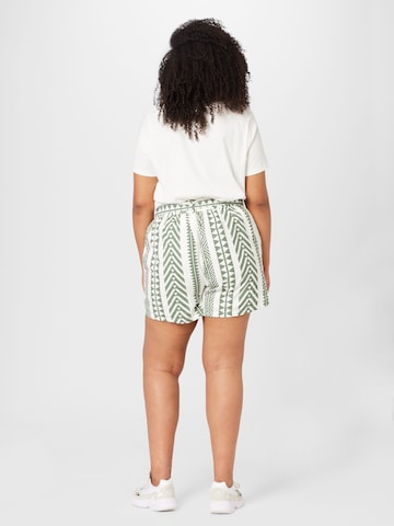 Vero Moda Curve Regular Shorts 'Dicthe' in Weiß