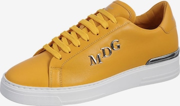 Baskets basses MARCO DAN en jaune : devant