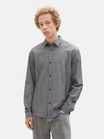 Coupe regular Chemise TOM TAILOR DENIM en gris : devant