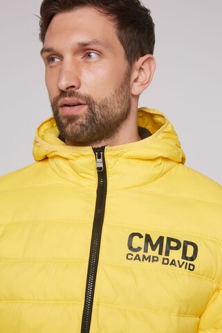 CAMP DAVID Übergangsjacke in Gelb