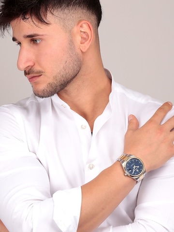 Montre à affichage analogique Maserati en argent : devant