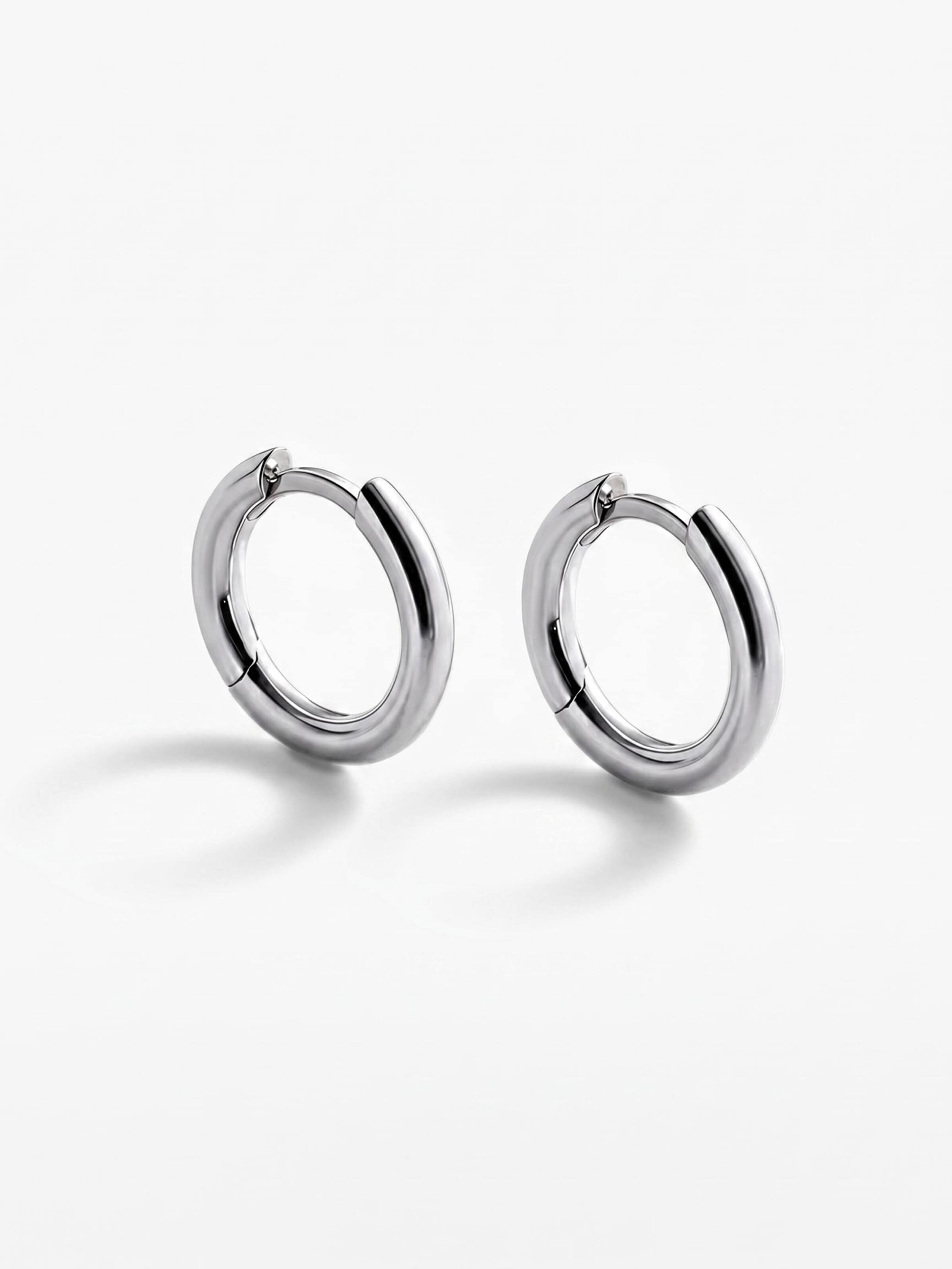 REYTEL - Pendientes 'THE HOOP S' en plata: frente