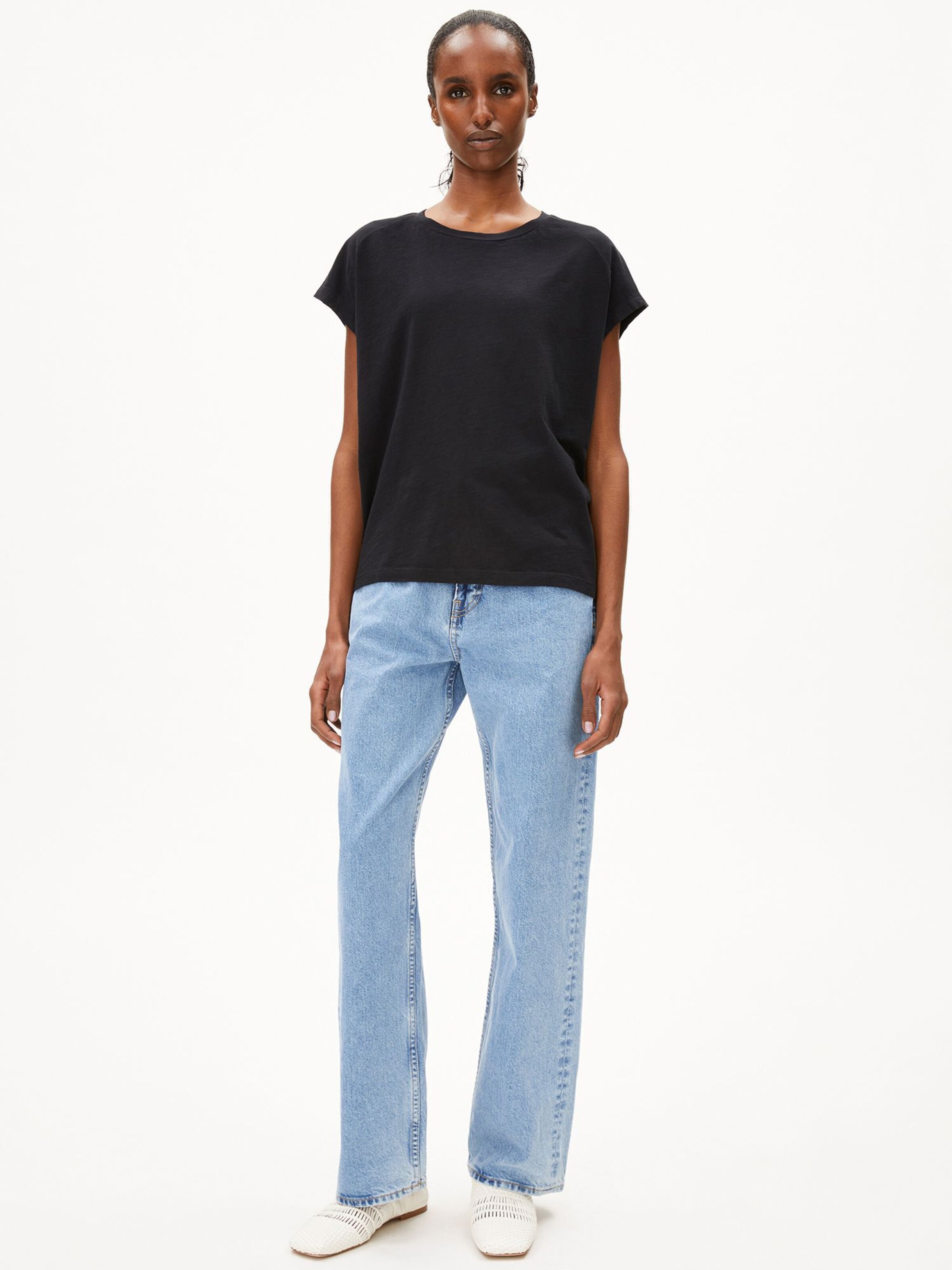 ARMEDANGELS Shirt in Zwart: voorkant