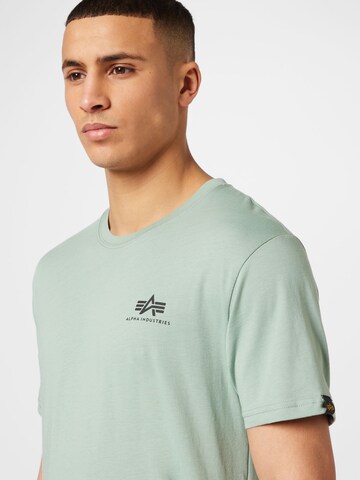 ALPHA INDUSTRIES Regular Fit T-Shirt in Grün