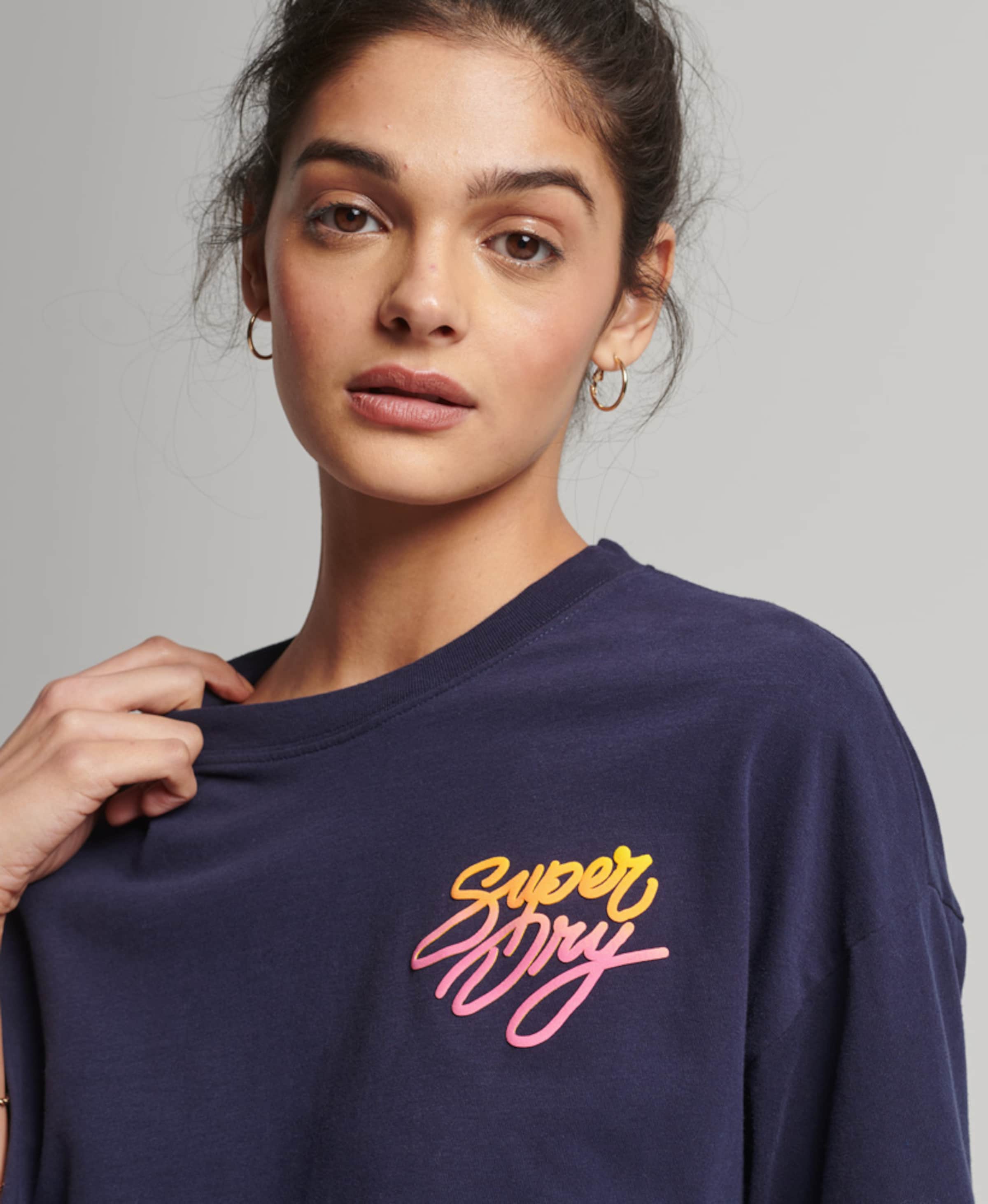 Frauen Shirts & Tops Superdry T-Shirt 'Vintage Cali' in Schwarz - CO31182