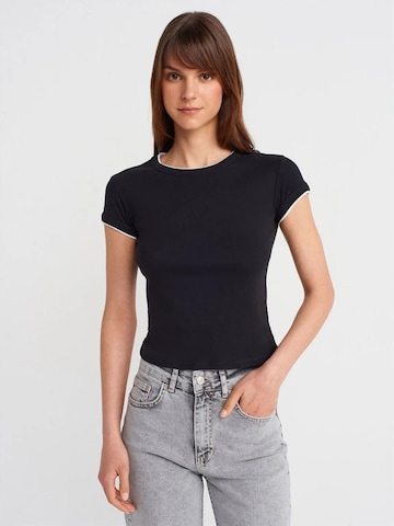 Maglietta 'T-Shirts' di Dilvin in nero