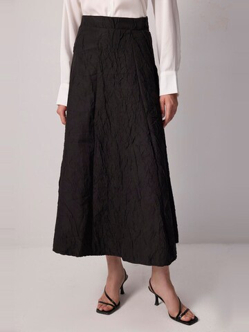 Touche Prive Skirt in Black