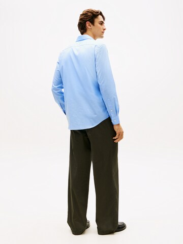 TOMMY HILFIGER Regular fit Риза 'FLEX' в синьо