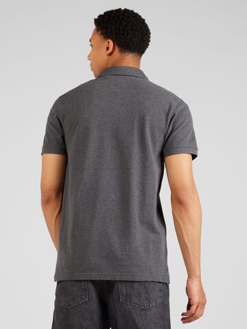 LEVI'S ® T-shirt 'Housemark Polo' i grå