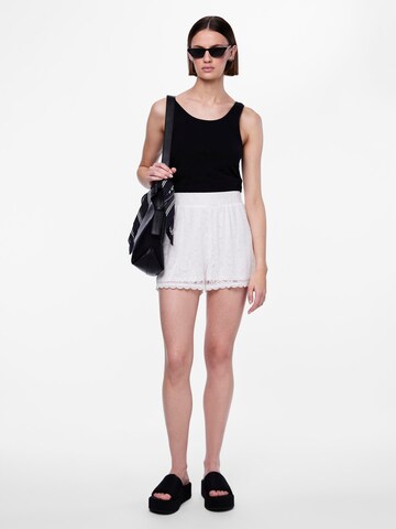 PIECES Regular Trousers 'PCOlline' in White