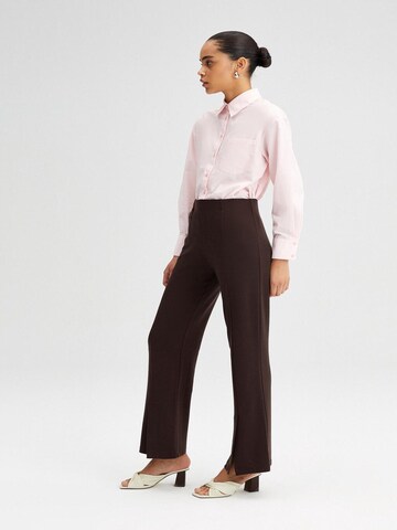 Regular Pantalon Touche Prive en marron
