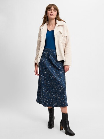 Marie Lund Tussenjas in Beige