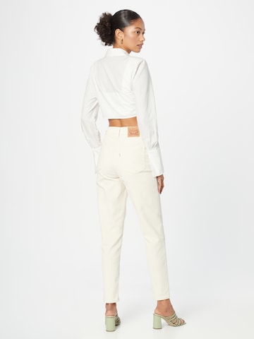 Regular Jean 'High Waisted Mom' LEVI'S ® en blanc