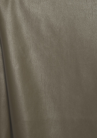Tapered Pantaloni con pieghe di LASCANA in verde