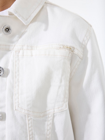 GARCIA Between-Season Jacket in White