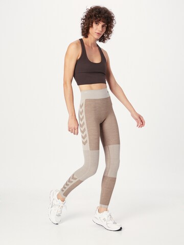 Hummel Skinny Sportbroek in Beige