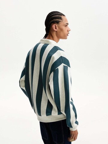 Bershka Sweatshirt in Green