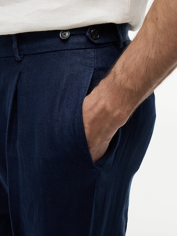 TOMMY HILFIGER Regular Trousers with creases in Blue