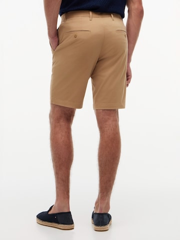 TOMMY HILFIGER Regular Панталон Chino 'DENTON ESS' в кафяво