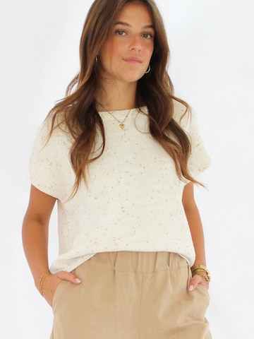 Honnête Atelier Knitted top 'Gigas' in Beige: front