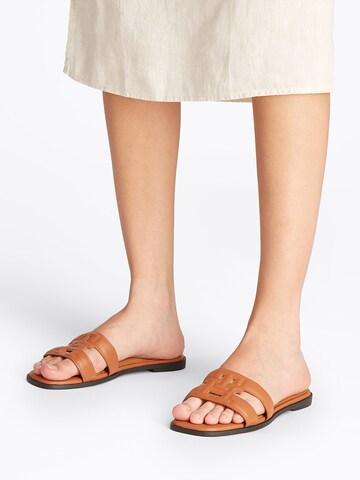 TOMMY HILFIGER - Zapatos abiertos en beige