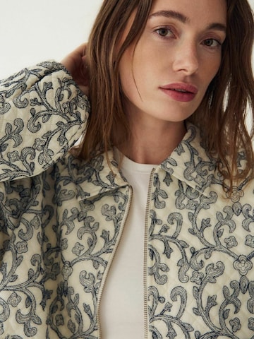 Noella Välikausitakki ' N-Mariam Jacket ' värissä valkoinen