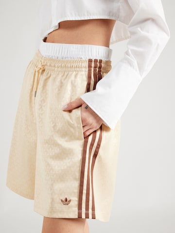 ADIDAS ORIGINALS - regular Pantalón en beige