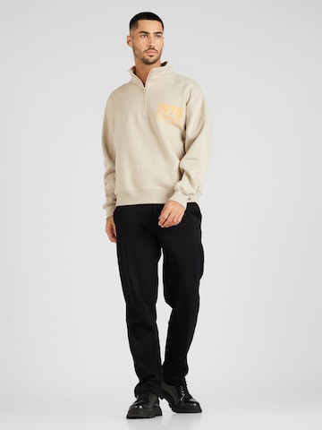 Calvin Klein Jeans Sweatshirt in Beige