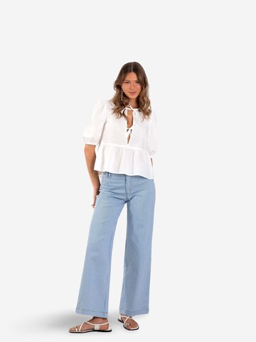 THE-ARE - Blusa en blanco