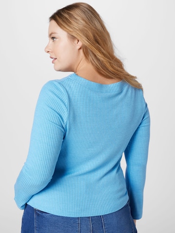 Geacă tricotată 'Brittany' de la Forever New Curve pe albastru