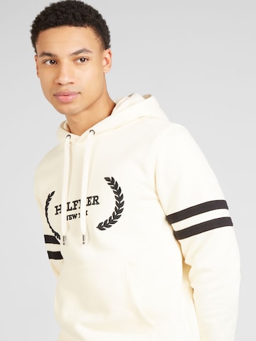 Sweat-shirt 'LAUREL' TOMMY HILFIGER en beige