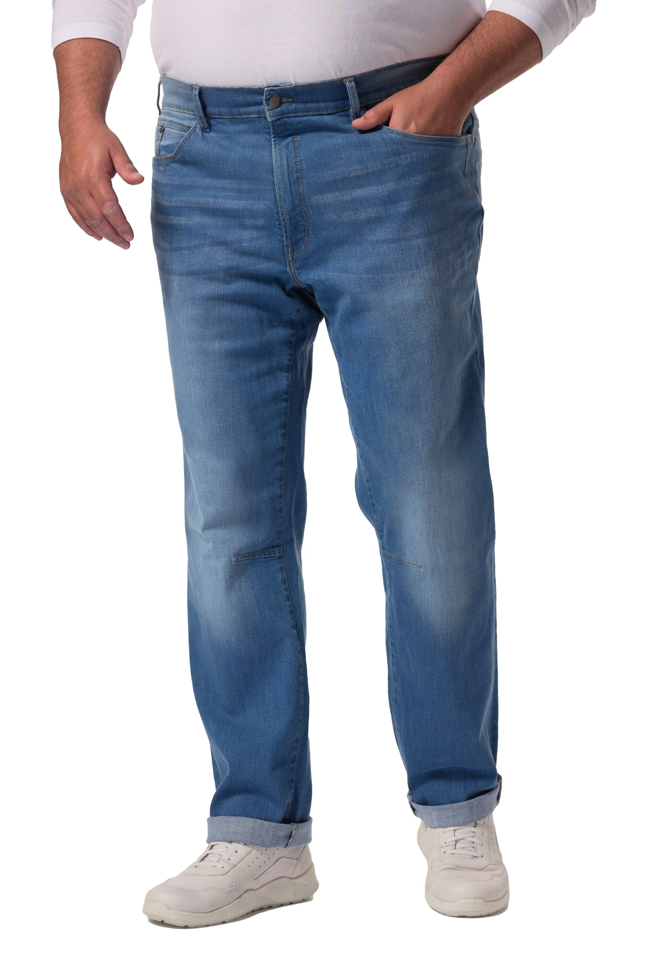 Men Plus Regular Jeans in Blue: front