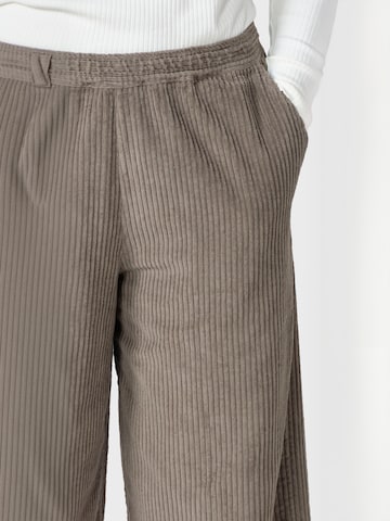 Klitmøller Collective Regular Pants ' Kaja ' in Beige: front