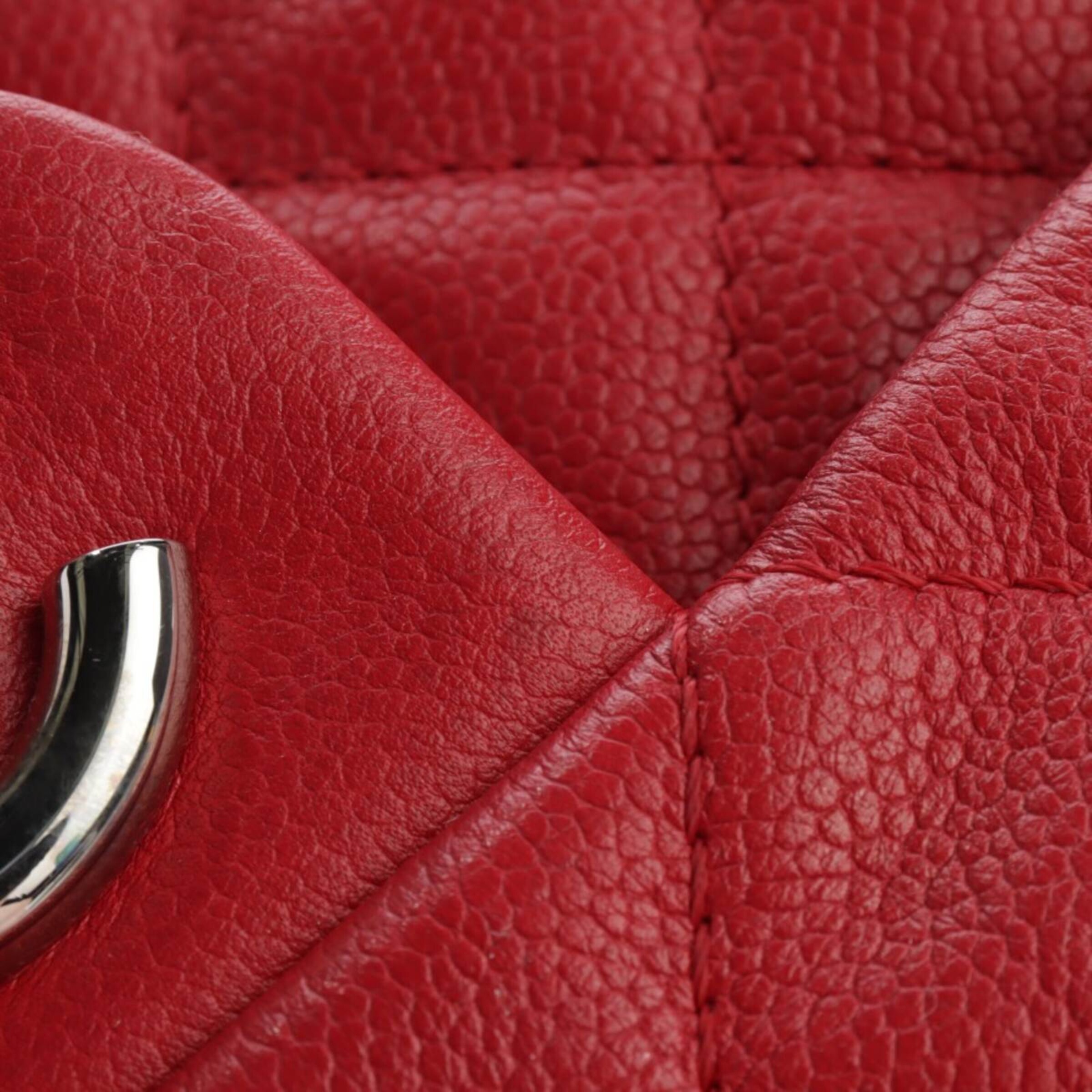 CHANEL Bag in One size in Red