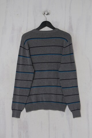 UNBEKANNT Sweater & Cardigan in M-L in Grey