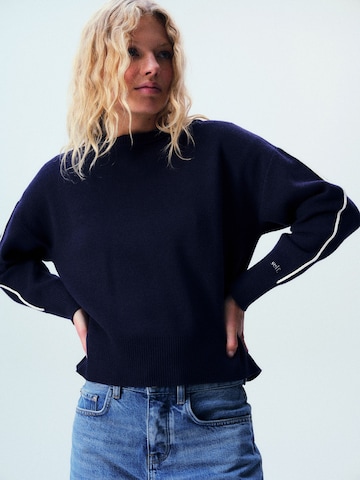 self. Sweater in Blue