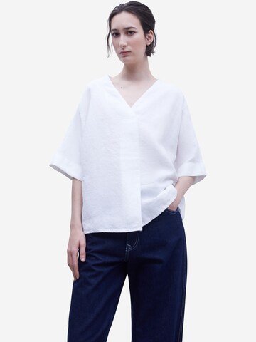 Adolfo Dominguez Blouse in White: front