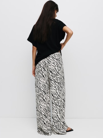 Wide Leg Pantalon Pull&Bear en blanc