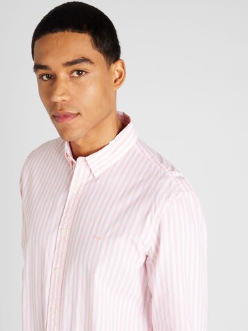 LEVI'S ® - Ajuste regular Camisa 'Authentic' en rosa