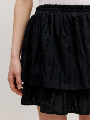EDITED Skirt 'Magnolia' in Black